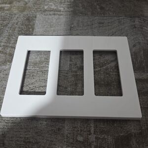 3-Gang Decora Plus Screwless Wallplate, Snap-On Mount, White leviton